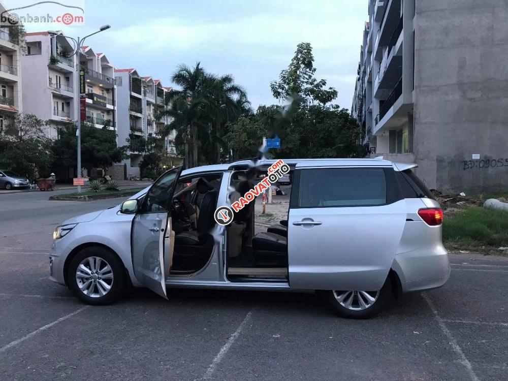 Bán xe Kia Sedona GATH đời 2017, màu bạc, nhập khẩu-7