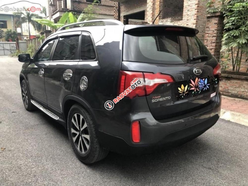 Cần bán gấp Kia Sorento CRDi sản xuất 2016, màu xám số tự động-1