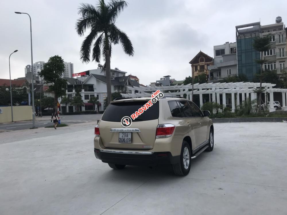 Bán Toyota Highlander bản SE, cửa nóc, cốp hít, sx 2011 giá 1 tỷ 256 triệu, liên hệ 0337398448-2