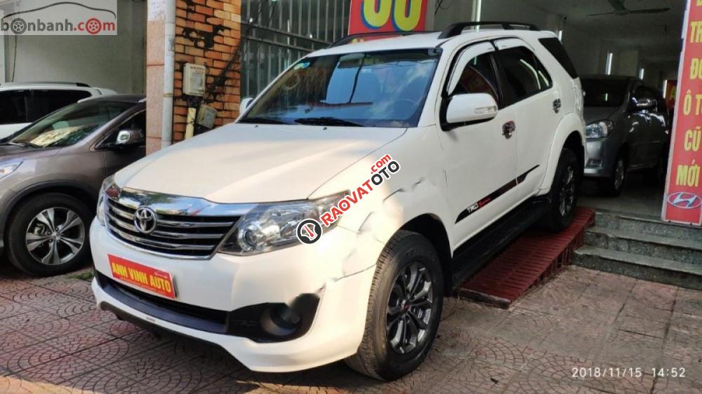 Cần bán xe Toyota Fortuner TRD Sportivo 4x2 AT đời 2014, màu trắng giá cạnh tranh-5