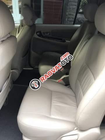 Cần bán lại xe Toyota Innova V sản xuất năm 2014, màu bạc còn mới-5