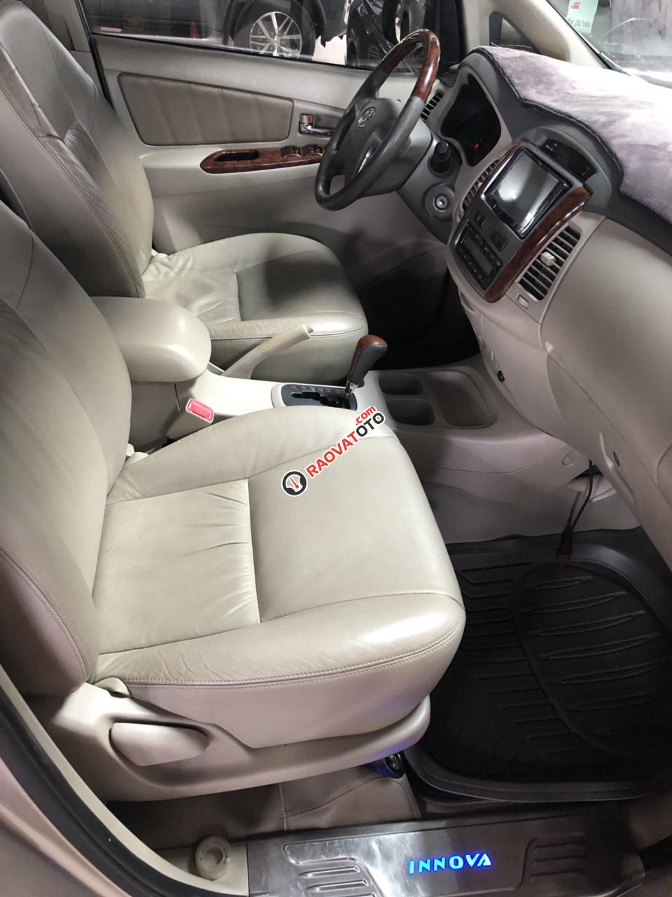 Bán Innova V tự động 2014, giá tốt LH Sao Mai-7