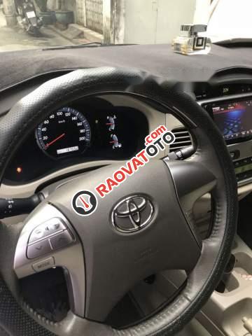 Cần bán lại xe Toyota Innova V sản xuất năm 2014, màu bạc còn mới-3