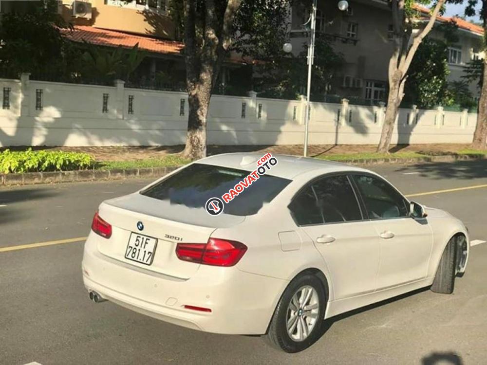 Bán ô tô BMW 3 Series 320i sản xuất 2017, màu trắng, nhập khẩu-7