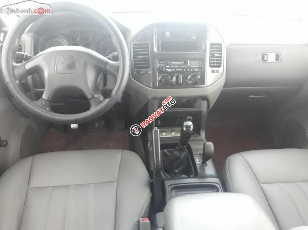 Cần bán lại xe Mitsubishi Pajero 3.0 đời 2005, màu bạc, xe nhập số sàn, 265tr-1