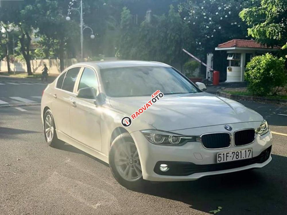 Bán ô tô BMW 3 Series 320i sản xuất 2017, màu trắng, nhập khẩu-8
