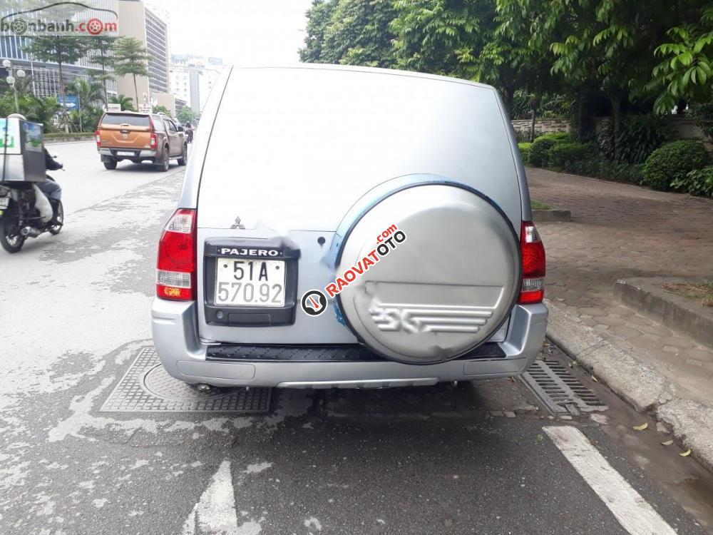 Cần bán lại xe Mitsubishi Pajero 3.0 đời 2005, màu bạc, xe nhập số sàn, 265tr-3