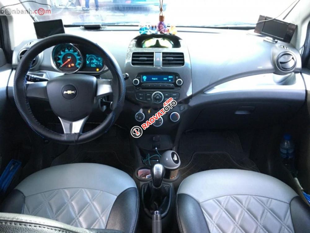 Bán ô tô Chevrolet Spark Duo năm 2017, màu trắng-5