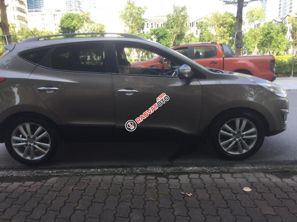 Bán Tucson nhập khẩu bản full, xe máy xăng 2.0-0