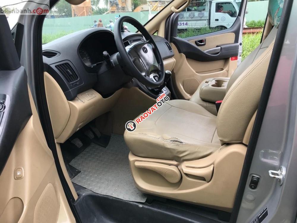 Cần bán xe Hyundai Starex 2.5MT đời 2016, màu bạc, nhập khẩu, giá 800tr-6