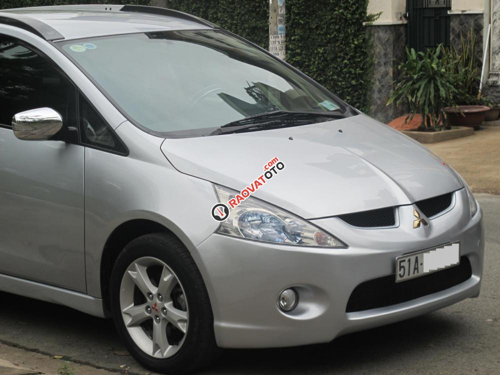 Bán Mitsubishi Grandis 2.4Mivec đời 2010, màu bạc-0