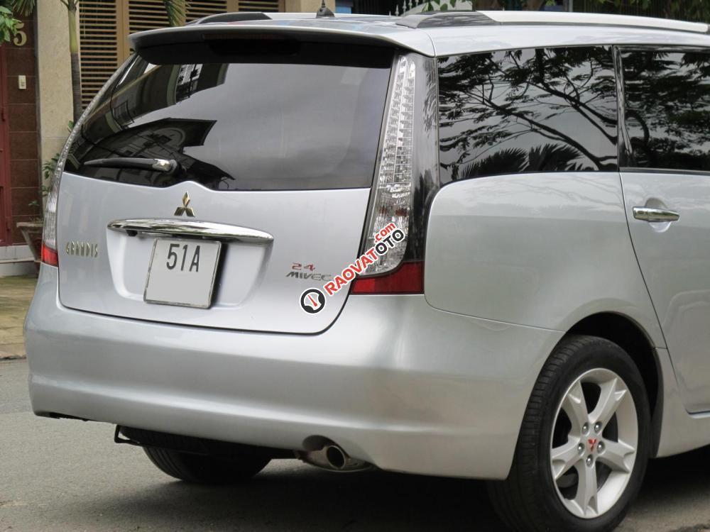 Bán Mitsubishi Grandis 2.4Mivec đời 2010, màu bạc-2