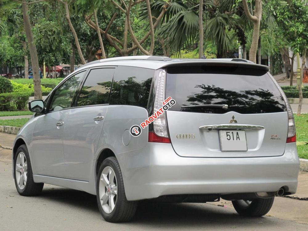 Bán Mitsubishi Grandis 2.4Mivec đời 2010, màu bạc-6