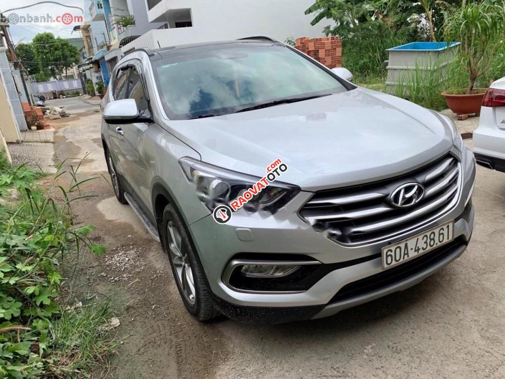 Bán xe Hyundai Santa Fe 2.2 CRDI đời 2017, màu bạc chính chủ-5