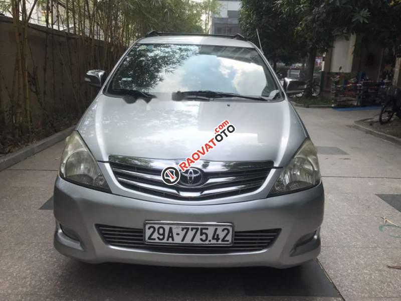 Cần bán Toyota Innova 2.0 V đời 2008, màu bạc, 415tr-1