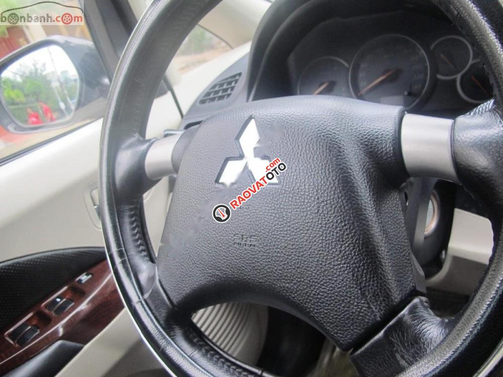 Cần bán Mitsubishi Grandis 2.4Mivec đời 2009, màu bạc-4