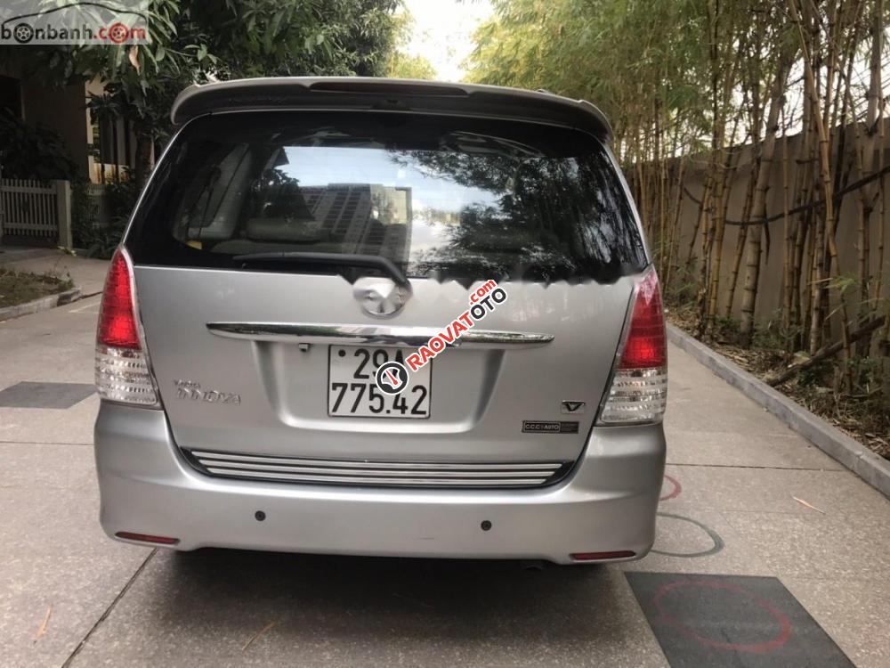 Bán ô tô Toyota Innova 2.0V năm sản xuất 2008, màu bạc chính chủ-5