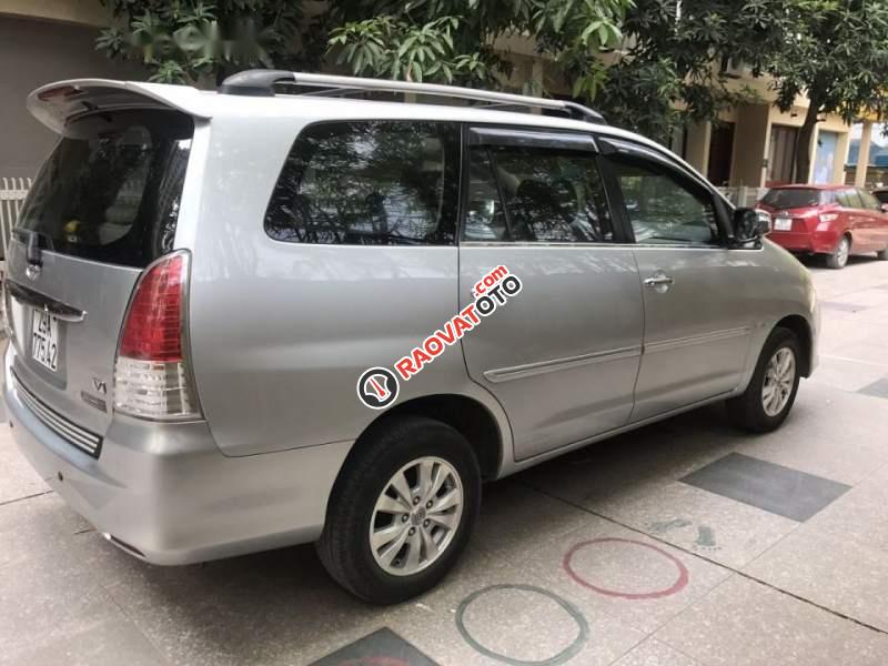 Cần bán Toyota Innova 2.0 V đời 2008, màu bạc, 415tr-5