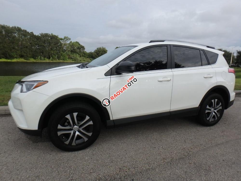 Đi nước ngoài cần bán RAV4 LE 2017, nhập Nhật, số tự động-0