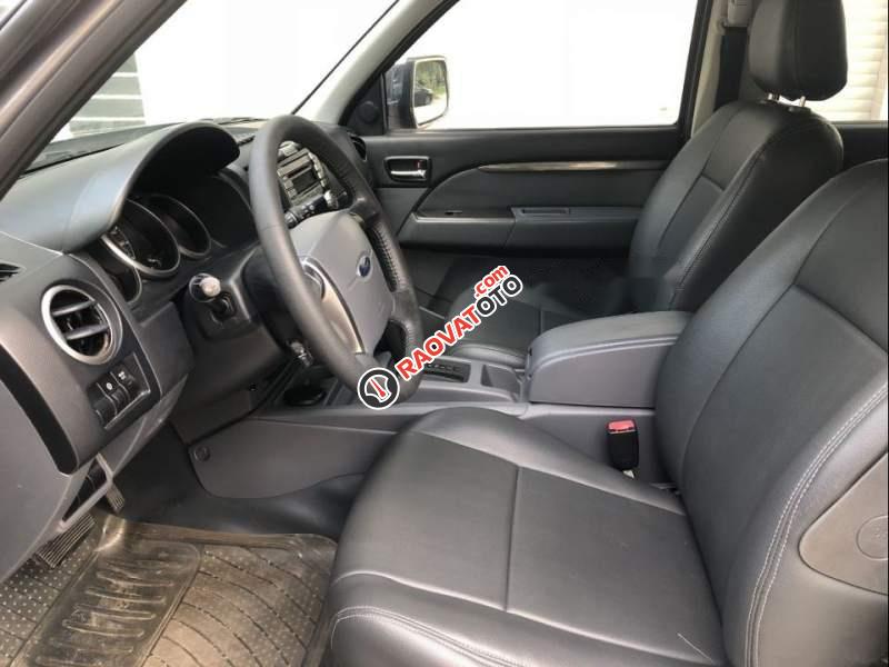 Bán Ford Everest Limited sản xuất 2014, màu xám số tự động, 675 triệu-3