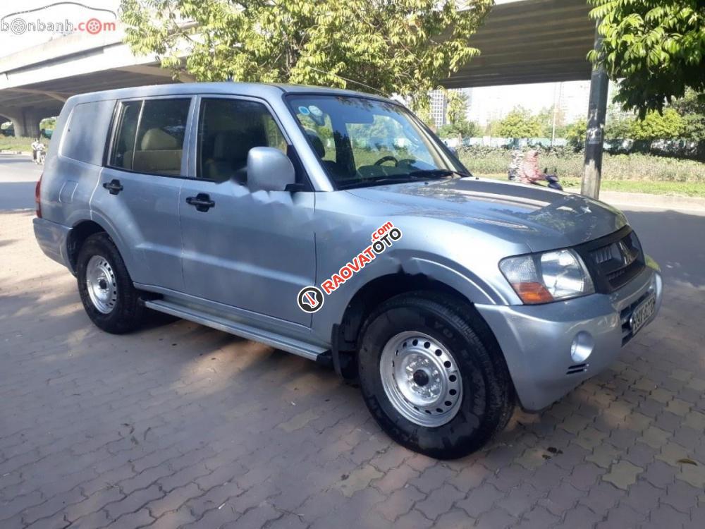 Bán ô tô Mitsubishi Pajero 3.0 sản xuất năm 2005, màu bạc, nhập khẩu số sàn, giá chỉ 260 triệu-4