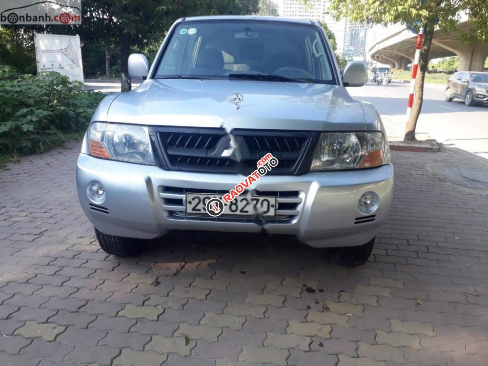 Bán ô tô Mitsubishi Pajero 3.0 sản xuất năm 2005, màu bạc, nhập khẩu số sàn, giá chỉ 260 triệu-1