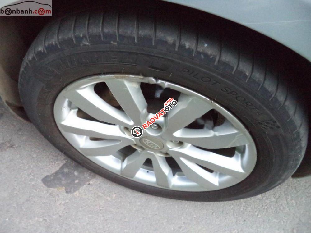 Cần bán Kia Carens SX đời 2012, màu bạc ít sử dụng-6