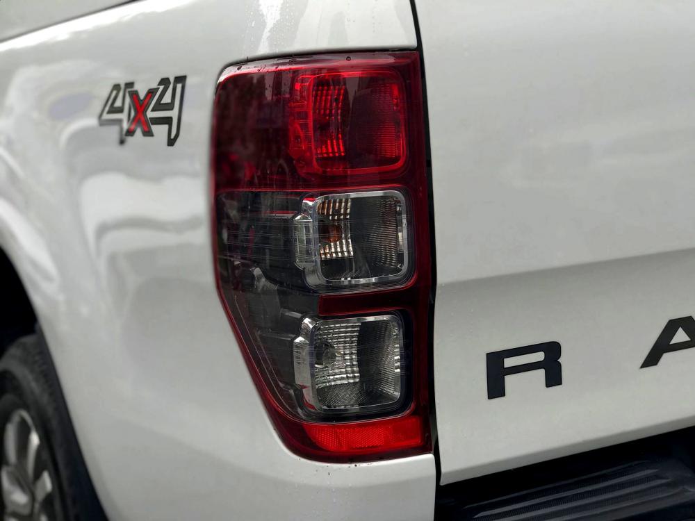 Cần bán gấp Ford Ranger Wildtrak 3.2L 2015 model 2016-7