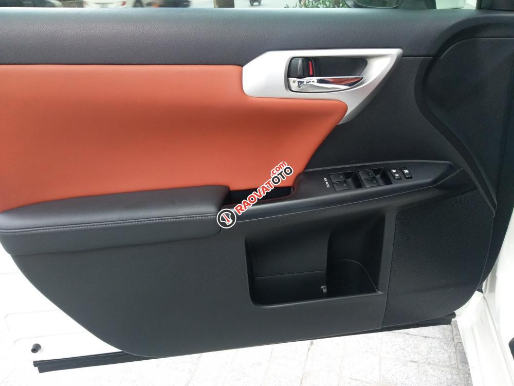 Bán xe Lexus CT200H năm 2011, màu trắng, nhập khẩu nguyên chiếc-12