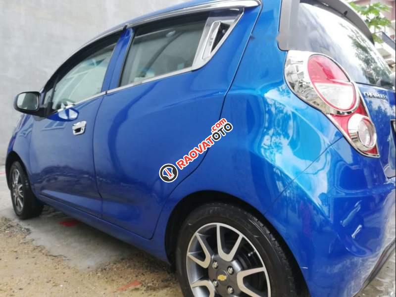 Bán xe Chevrolet Spark LT 2015, màu xanh lam còn mới-3