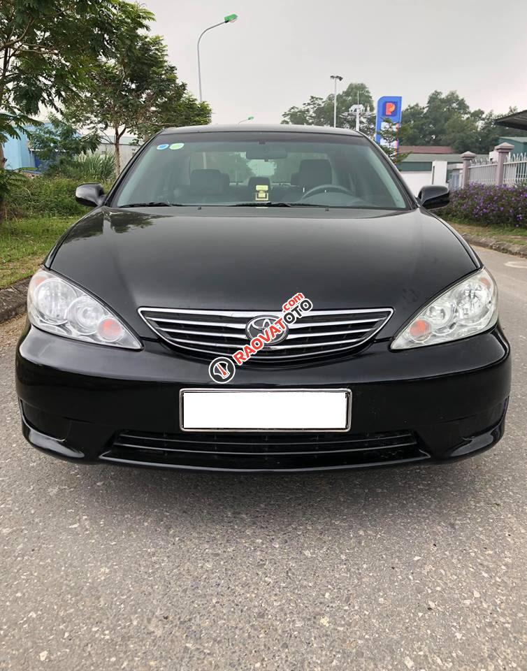 Cần bán gấp Toyota Camry 2005 màu đen-0