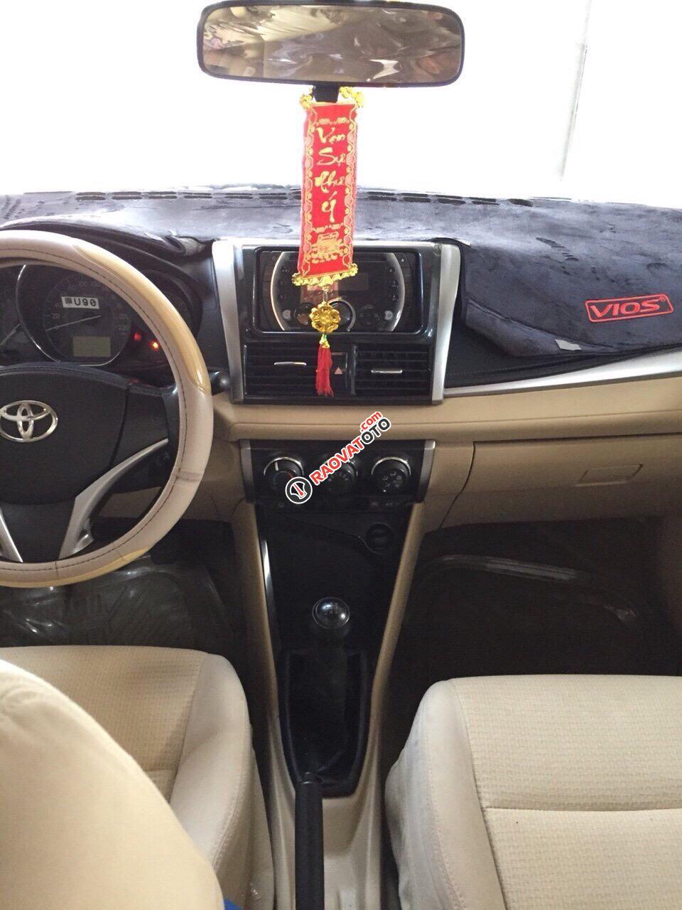 Bán Toyota Vios E 1.5MT màu đỏ đô, số sàn, sản xuất 2014, biển Sài Gòn mẫu mới-3