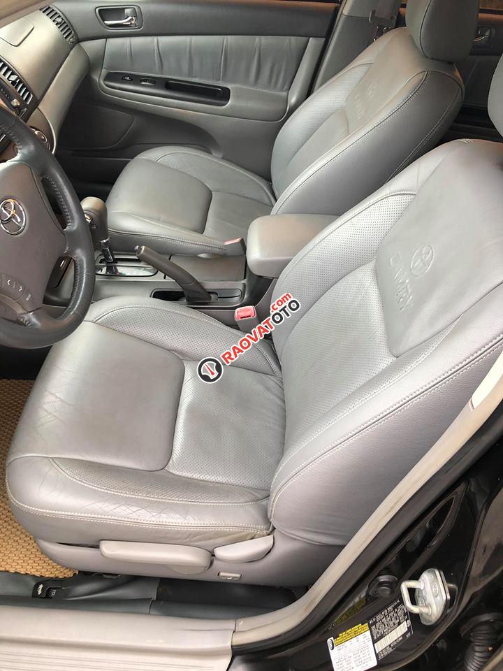 Cần bán gấp Toyota Camry 2005 màu đen-1