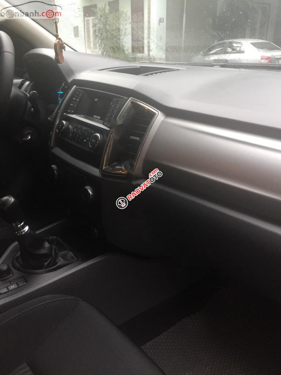 Cần bán xe Ford Ranger XLT 2.2L 4x4 MT sản xuất năm 2017, nhập khẩu nguyên chiếc-4
