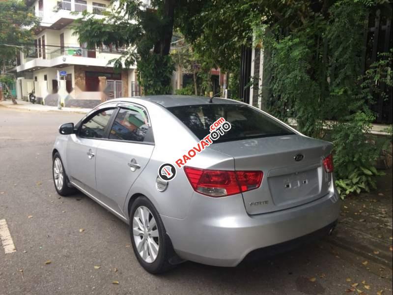 Cần bán lại xe Kia Forte MT năm 2011, màu bạc như mới -1