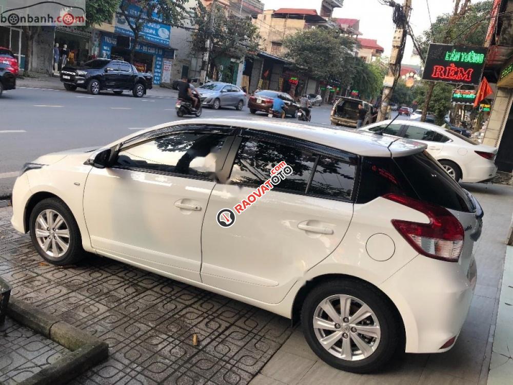 Cần bán xe Toyota Yaris 1.3AT năm sản xuất 2015, màu trắng, xe nhập-6