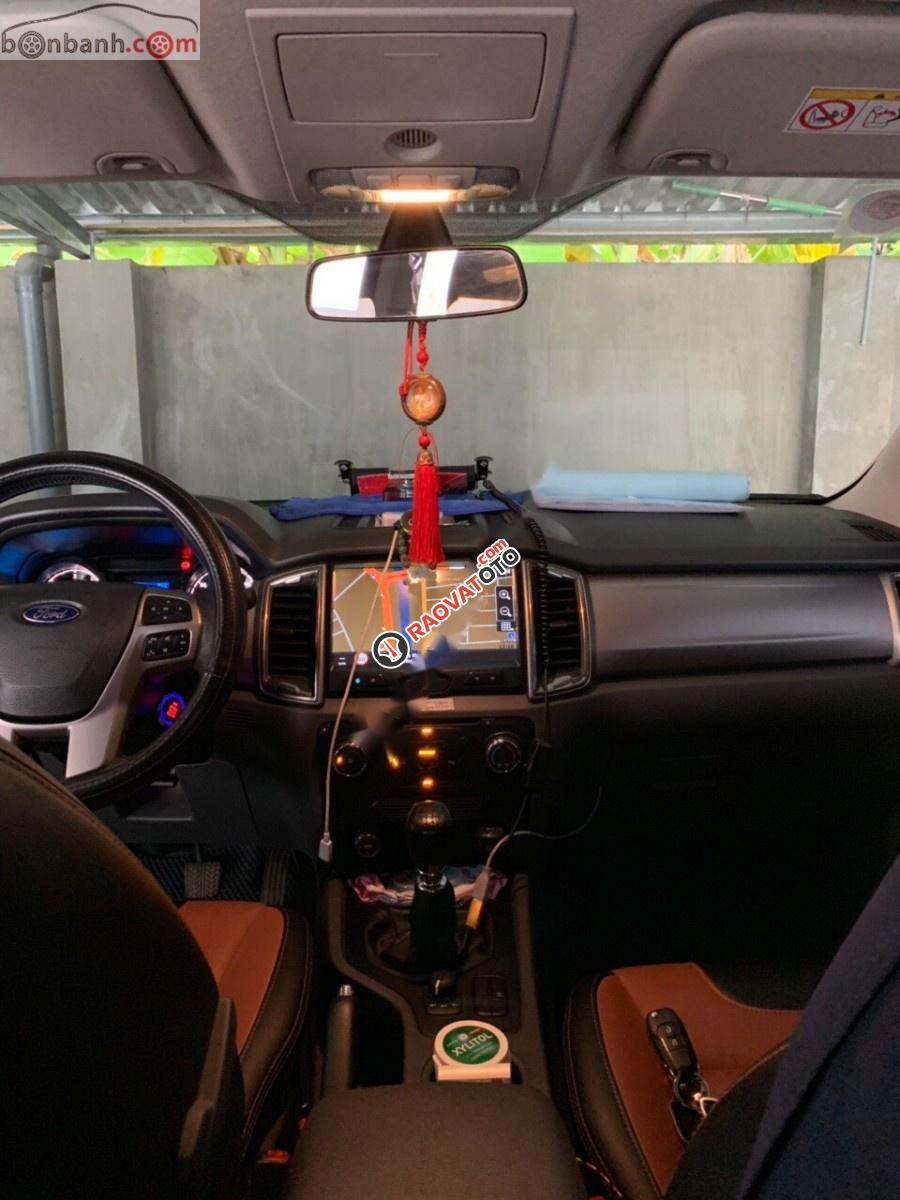 Bán xe Ford Ranger XLT 2.2L 4x4 MT đời 2017, màu xám, nhập khẩu chính chủ-3