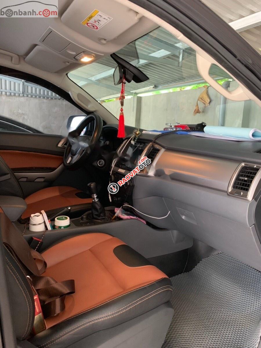 Bán xe Ford Ranger XLT 2.2L 4x4 MT đời 2017, màu xám, nhập khẩu chính chủ-7