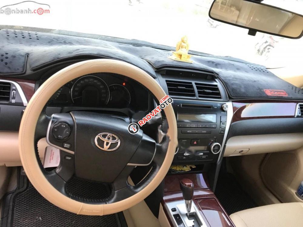 Bán Toyota Camry 2.0 sản xuất 2013, màu đen, 720tr-2