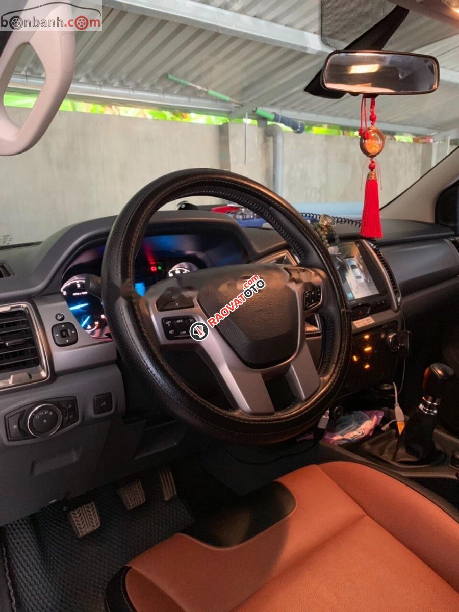 Bán xe Ford Ranger XLT 2.2L 4x4 MT đời 2017, màu xám, nhập khẩu chính chủ-2