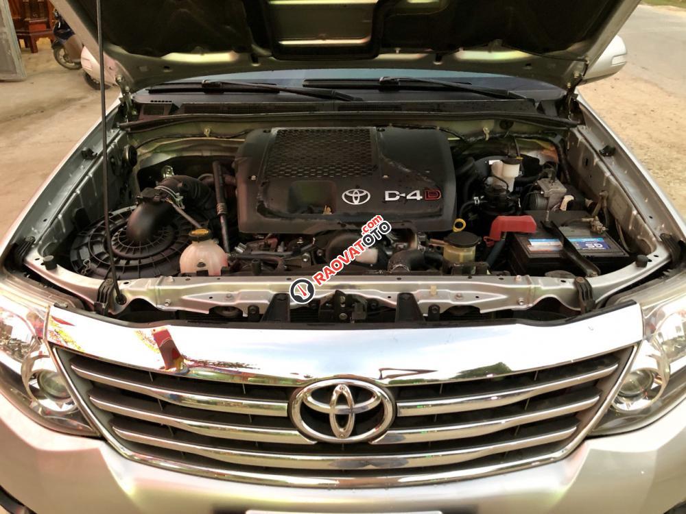 Cần bán Toyota Fortuner G đời 2014, màu bạc, giá tốt -17