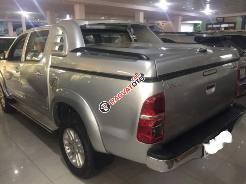 Bán Toyota Hilux 3.0 2012, máy dầu, 2 cầu-2