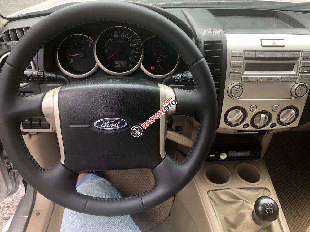 Bán Ford Everest MT năm 2012, màu bạc số sàn-5