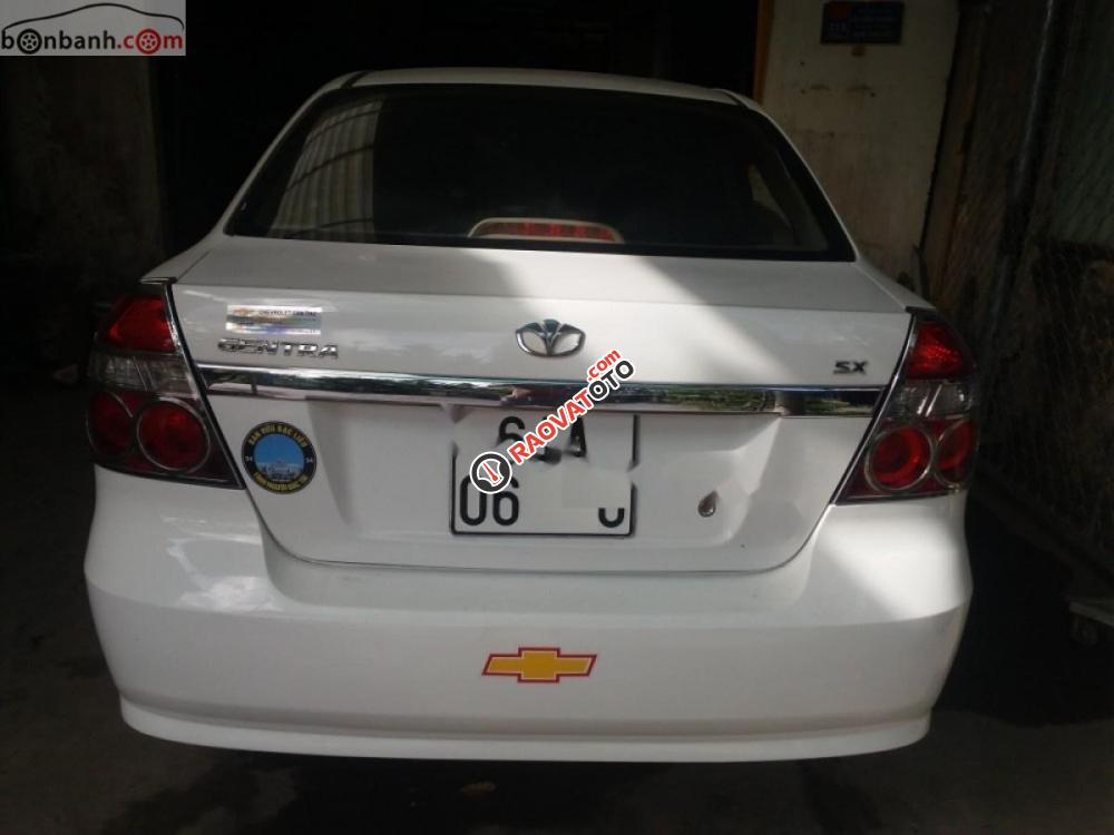 Cần bán xe Daewoo Gentra sx năm 2010, màu trắng, 220 triệu-7