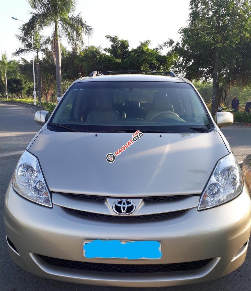 Cần bán lại xe Toyota Sienna LE năm sản xuất 2007, màu vàng, xe nhập còn mới-0