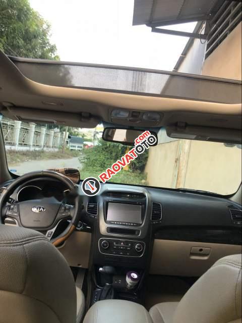 Cần bán Kia Sorento 2.4 năm sản xuất 2016, màu trắng-0