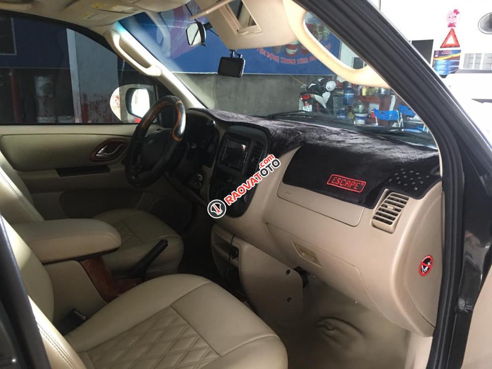 Cần bán lại xe Ford Escape đời 2005 màu đen, 165 triệu-7