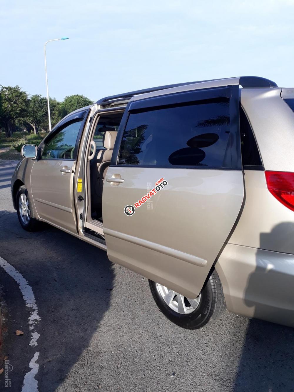 Cần bán lại xe Toyota Sienna LE năm sản xuất 2007, màu vàng, xe nhập còn mới-10