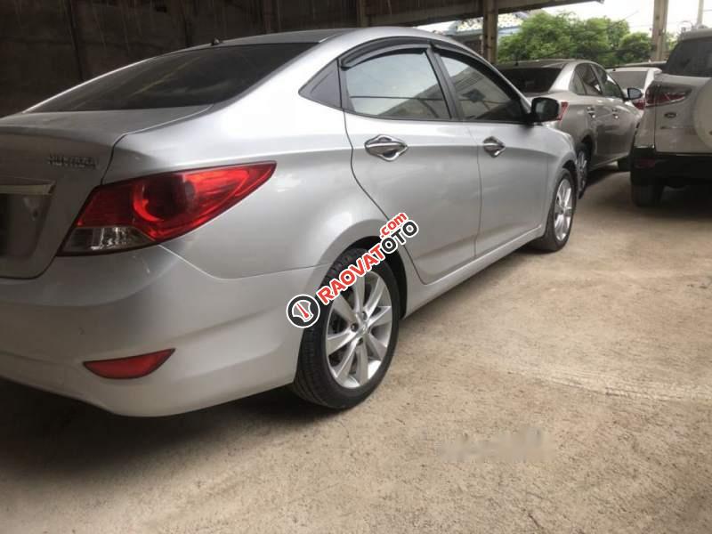 Cần bán Hyundai Accent AT 2012, xe đẹp keng-3