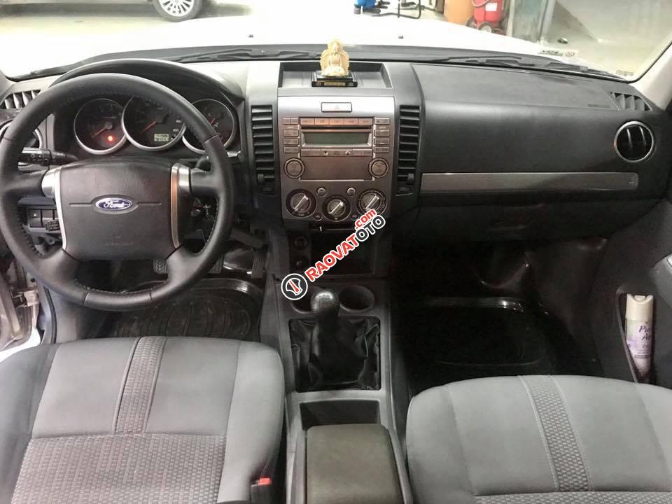 Bán Ford Everest MT 2015, xe gia đình sử dụng, chất xe rất đẹp-4